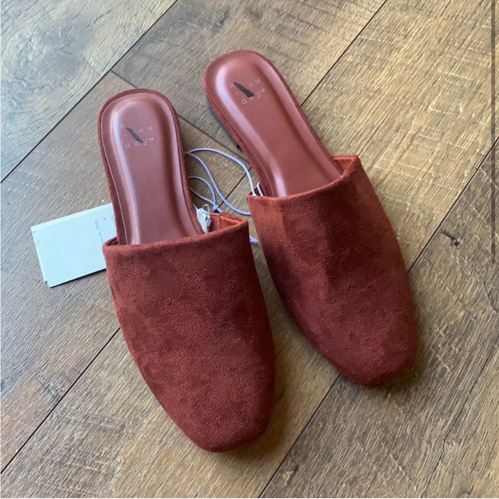 NWT flats
